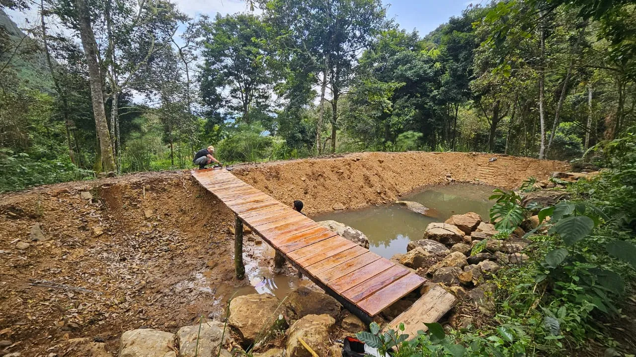 Trabajos del sistema hidrológico de la finca