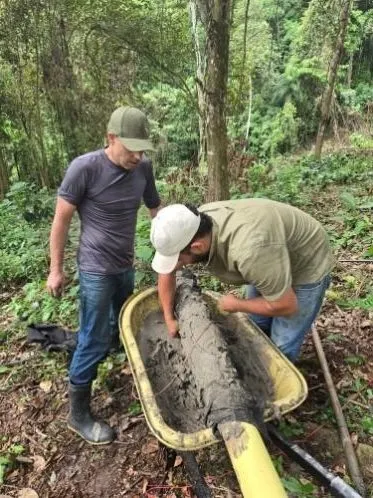 El primer estanque construido en Naturconexión
